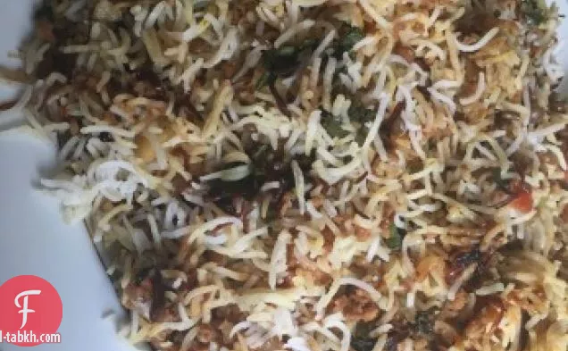 مسور بولاو (طبقات من لحم الضأن المفروم والعدس مع الأرز)