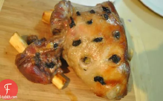 ساق لحم الضأن المشوي ببطء مع الزعتر والليمون