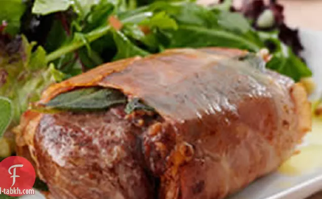 شرائح لحم الضأن مع بروسسيوتو وسلطة