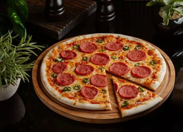 مربعات بيتزا بيستو